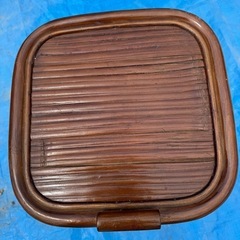 手作り木でできた物入れ？の画像