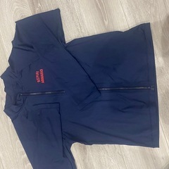 140センチの水着１枚と150センチ〜160センチのラッシュガード３枚の画像