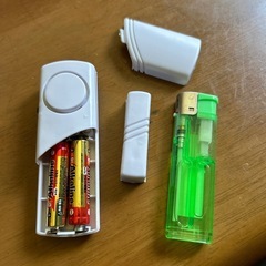 新品　窓/ドア防犯ベル　防犯ブザー　
1個の画像