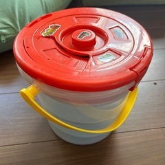 トミカ　でるでるバケツの画像