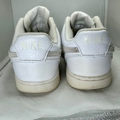 NIKE Court Vision Low WMNS 白×グレー 25cmの画像