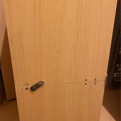 カラーボックス 扉付きの画像