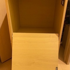カラーボックス 扉付きの画像