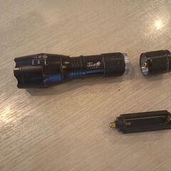 【中古】LED ライト 懐中電灯 高輝度 電池式の画像