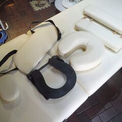 エステベッド 施術台 ベージュ系 折りたたみ 収納袋付き マッサージベッド 高さ調整可能 折り畳み 札幌市東区 新道東店の画像