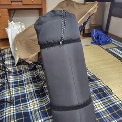 アウトドアセット　チェア、テーブル、マット、シート、トラッシュバッグの画像