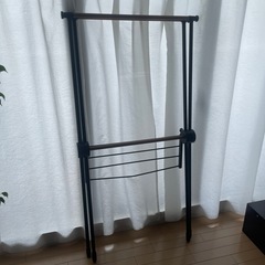 タオル掛け付きX型室内物干し ブラックの画像