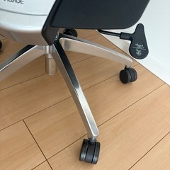 オカムラ オフィスチェア ビラージュ 8月末までの画像
