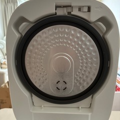 東芝IHジャー炊飯器3合炊き（ホワイト）の画像