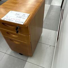★リユースのサカイ千葉中央店★期間限定割引有  袖机 ブラウン H56×D44×W32 クリーニング済み TC4163の画像