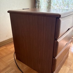 ベッドサイドチェストの画像