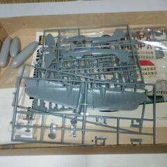配達発送可能 飛行機プラモ　色々セット P-51 ハリアー F-16 屠龍　訳ありの画像