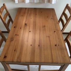 IKEA ダイニングテーブルの画像