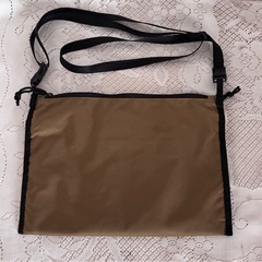 THE BROWN BAFFALO サコッシュ コヨーテの画像