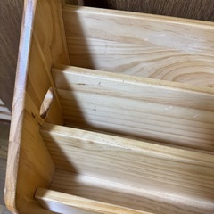 木製絵本棚の画像