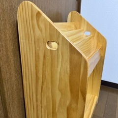 木製絵本棚の画像