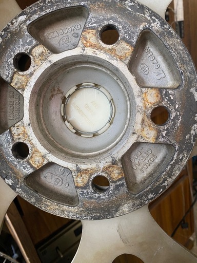 175/80R15アルミ付きスノータイヤ