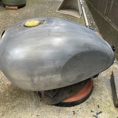 【交渉中】バイク　ガソリンタンク  塗装　剥離剤の画像
