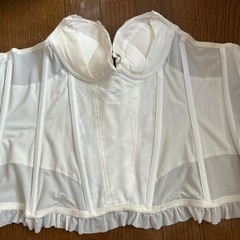 ビスチェ　補正下着　の画像