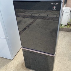 お薦め品‼️シャープどっちもつけかえドア ガラストップ冷蔵庫137L2019年の画像