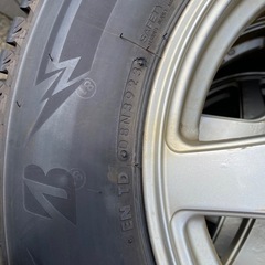スノータイヤ　175/80R15の画像