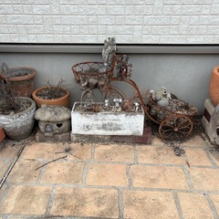 【取引中】【無料】植木鉢・ガーデニング雑貨差し上げます（取りに来てくださる方）の画像