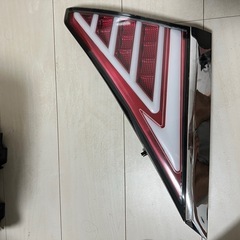 20アルヴェル ヴァレンティ テールランプの画像