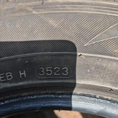 【タイヤ】175/80R15 23年製 バリ溝‼️　スタッドレス 4本　の画像