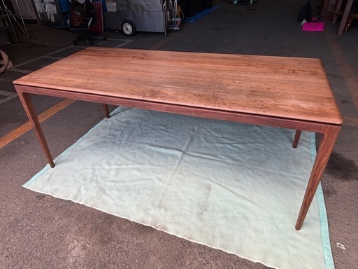 【バナナ】 ダイニングテーブル  ６〜8人掛け ウォルナット ライトブラウン