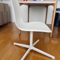 【無料】IKEA チェア「レイフアルネ LEIFARNE」(回転式)の画像