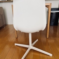 【無料】IKEA チェア「レイフアルネ LEIFARNE」(回転式)の画像