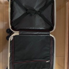 フロントオープン
スーツケースの画像