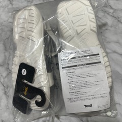 新品！Tevaサンダル28の画像