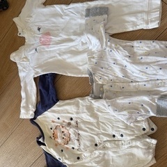 ベビー服とラップ、新生児サイズ50、60の画像