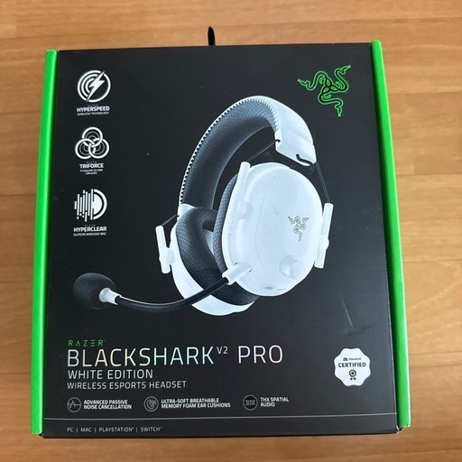 ［RAZER ］ヘッドホン 白　BLACKSHARK V2 PRO
