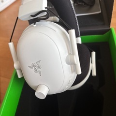［RAZER ］ヘッドホン 白　BLACKSHARK V2 PRO 　の画像