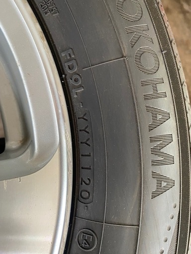 夏タイヤ　205/65/R15