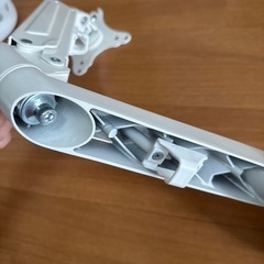 モニターアーム　白の画像