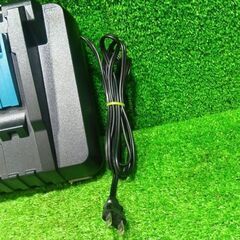 マキタ DC18RD 2口急速充電器【船橋馬込店】【店頭取引限定】【中古】管理番号：ITLA105A8AFSの画像