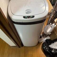 決まりました【早い者勝ち】ほぼ未使用の鞄もつけます！時計box ゴミ箱 パソコンディスプレイの画像