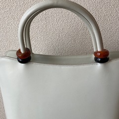 【美品】innocentハンドバッグ　白の画像
