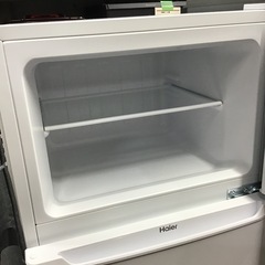 Haier     2ドア冷蔵庫　2023年製　130L     中古品の画像