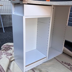 無料　しっかりしたテーブルの画像