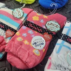 【新品/在庫処分 】まとめて80足　ふわごむ 靴下 メッシュ編み 22～24㎝の画像
