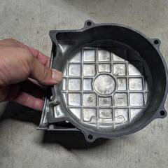 ヤマハ SR400 2H6 YAMAHA ジェネレーターカバー磨き済み 
年式不明。エンジンの型式が2H6の画像