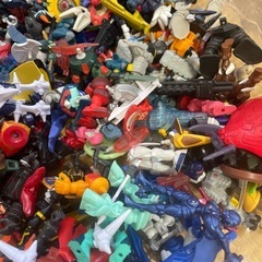 フィギュア 食玩　おもちゃ　ガンダム　マーベル　ロボ　色々の画像