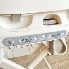 COMBIコンビ　ネムリラ4キャスauto swing lotta電動ゆりかごの画像