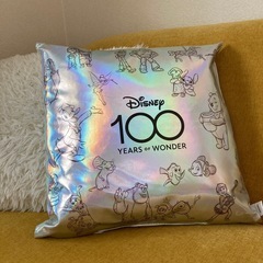 新品　ディズニー　クッションの画像