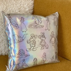 新品　ディズニー　クッションの画像