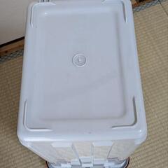 アスベル　蓋付きゴミ箱　45L 　赤の画像